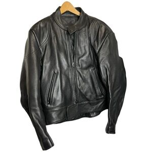 Classic Black Leather motorcycle Jacket - Men size 46 fits like a 42